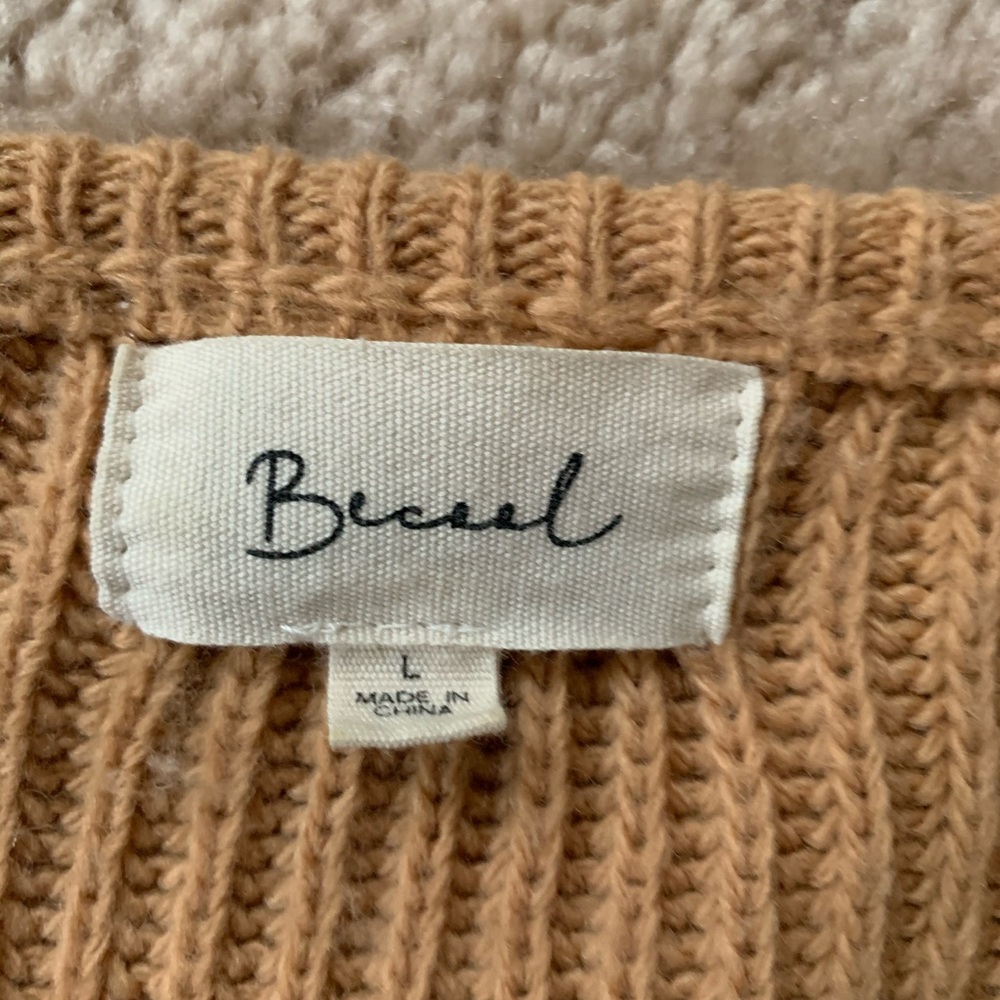 Sweater - Picture 3 of 3